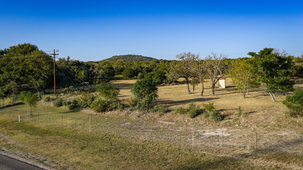More Photos Of 3 Holiday Rd, Comfort Land For Lease