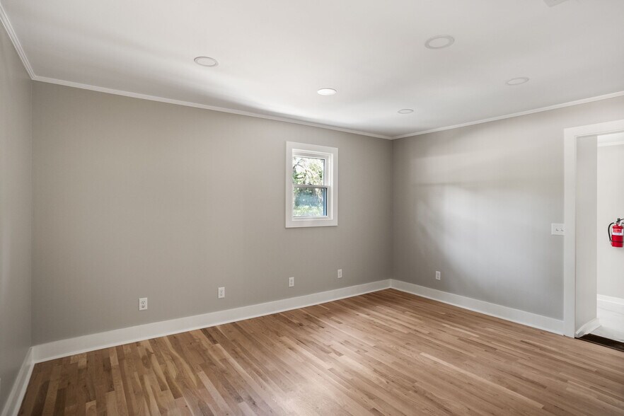More Photos Of 67 Sams Point Rd, Beaufort General Retail For Sale