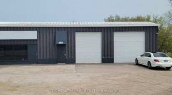 Primary Photo Of 9811 Trafalgar Rd, Halton Hills Auto Repair For Lease