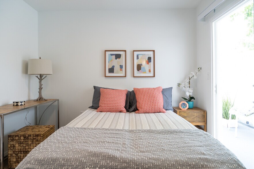 More Photos Of 3305-3309 Primera Ave, Los Angeles Apartments For Sale