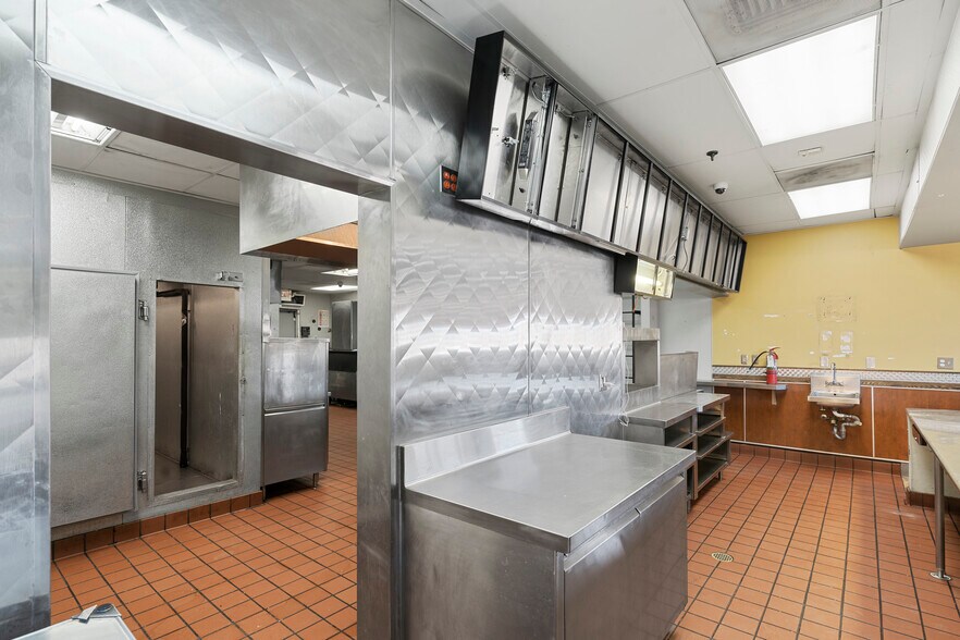 More Photos Of 607 W Craig Rd, North Las Vegas Fast Food For Sale