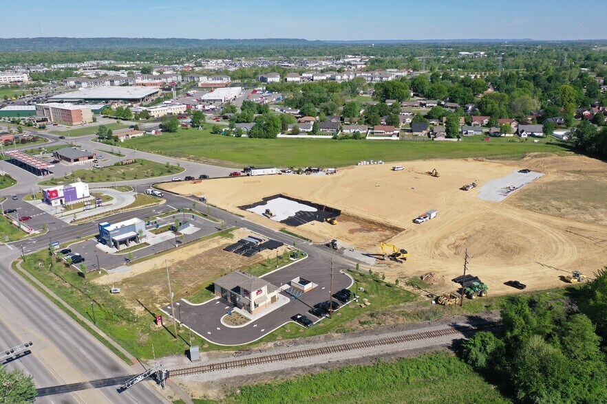 More Photos Of 1771 Veterans Pky, Jeffersonville General Retail For Sale