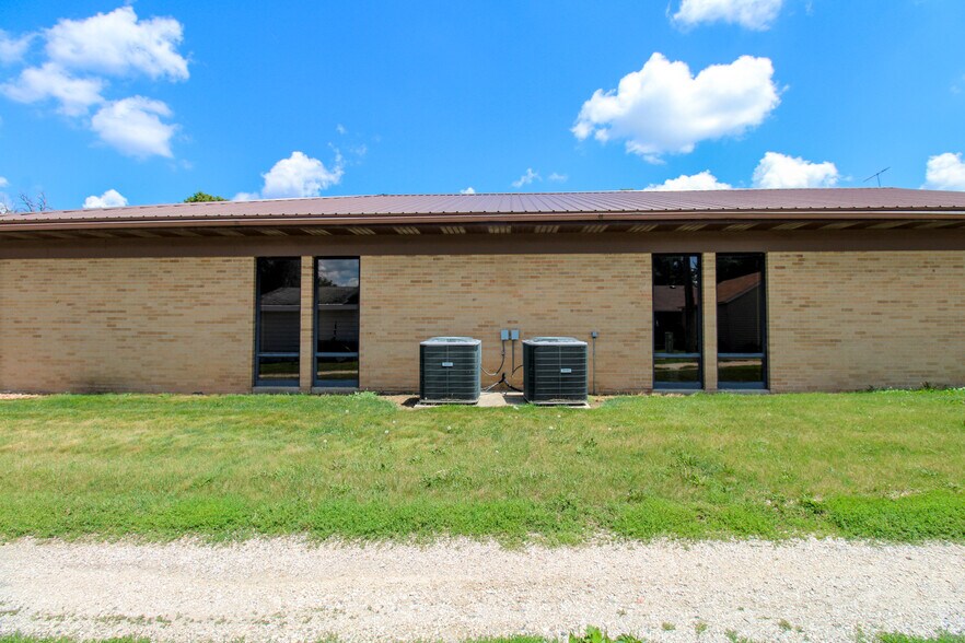 More Photos Of 100 E 3rd St, Galva Office For Sale