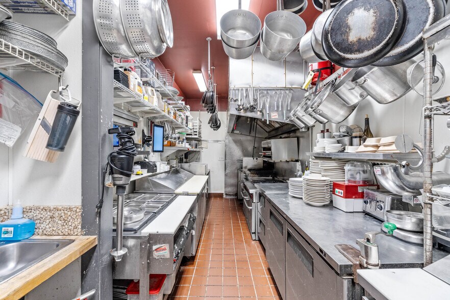 More Photos Of 925 10th St, Port Royal Restaurant For Sale