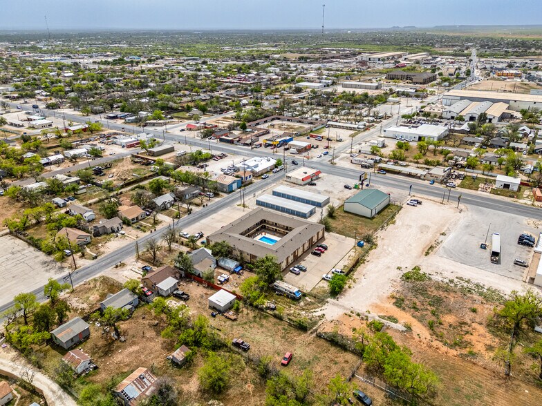 More Photos Of 12 E 29th St, San Angelo Apartments For Sale