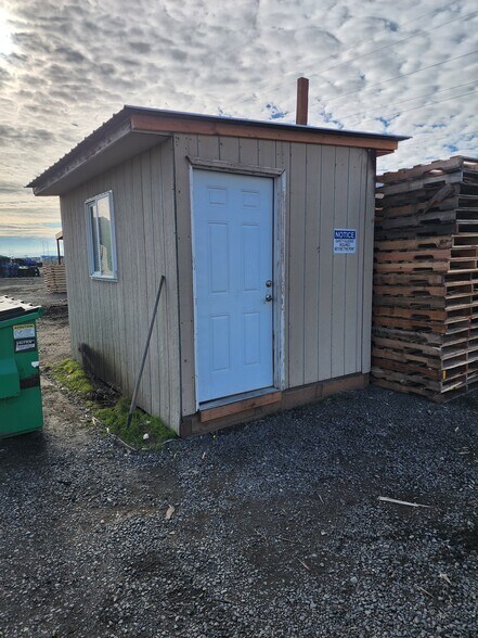 More Photos Of 335 E B Cir, Pasco Warehouse For Sale