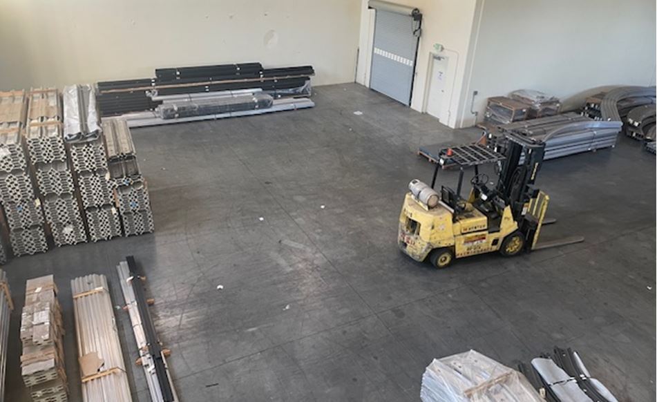 More Photos Of 3823 Mission Oaks Blvd, Camarillo Distribution For Lease