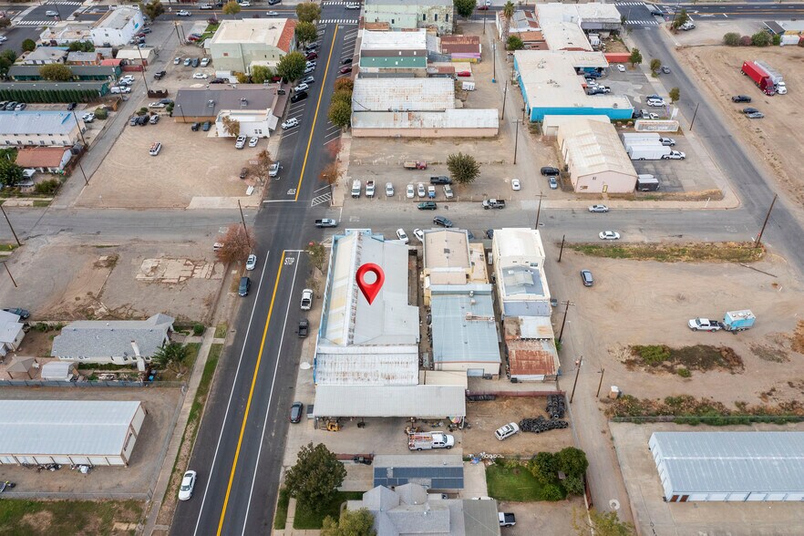 More Photos Of 609 N 7th St, Williams Auto Repair For Sale
