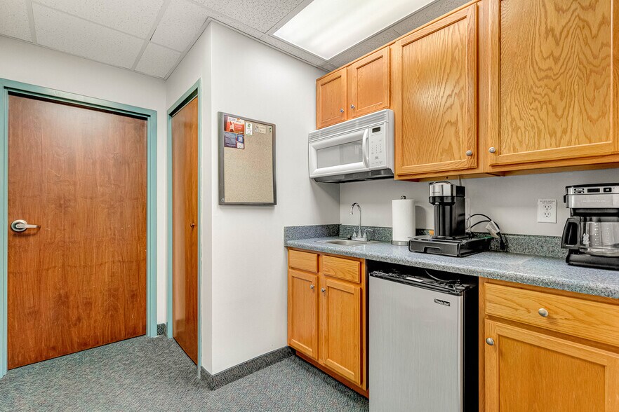 More Photos Of 5368-5380 Twin Hickory Rd, Glen Allen Flex For Sale