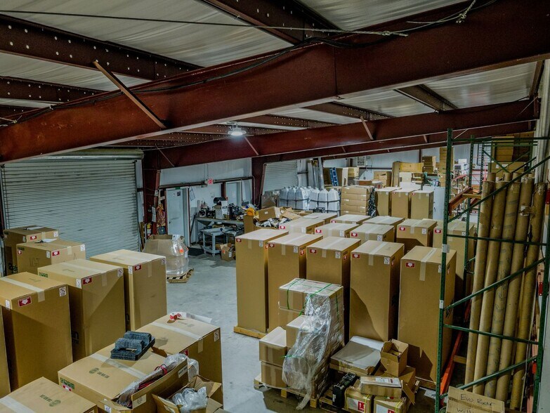 More Photos Of 113 Industrial Park Dr, Cumming Warehouse For Sale