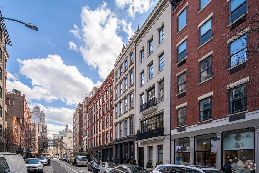 More Photos Of 139 Reade St, New York Apartments For Lease
