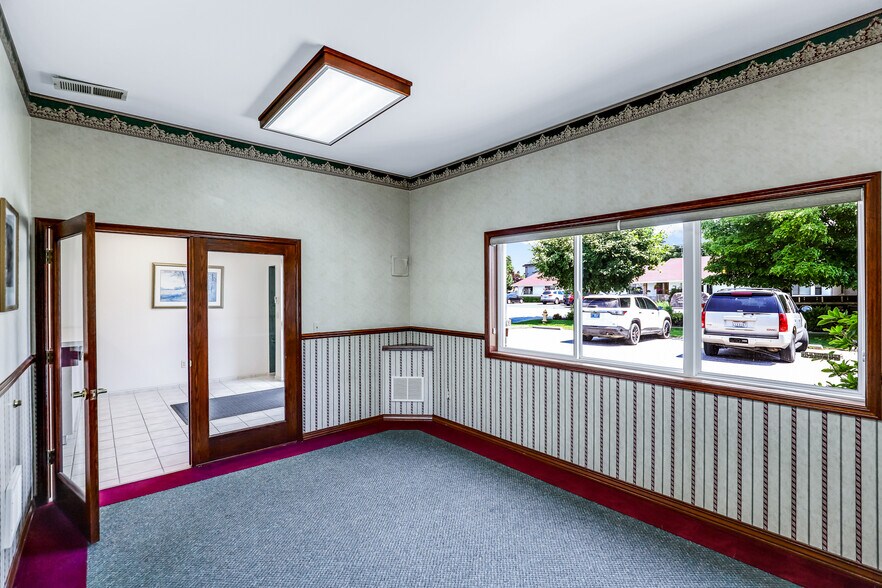 More Photos Of 9629 N Colfax Rd, Spokane Office For Sale