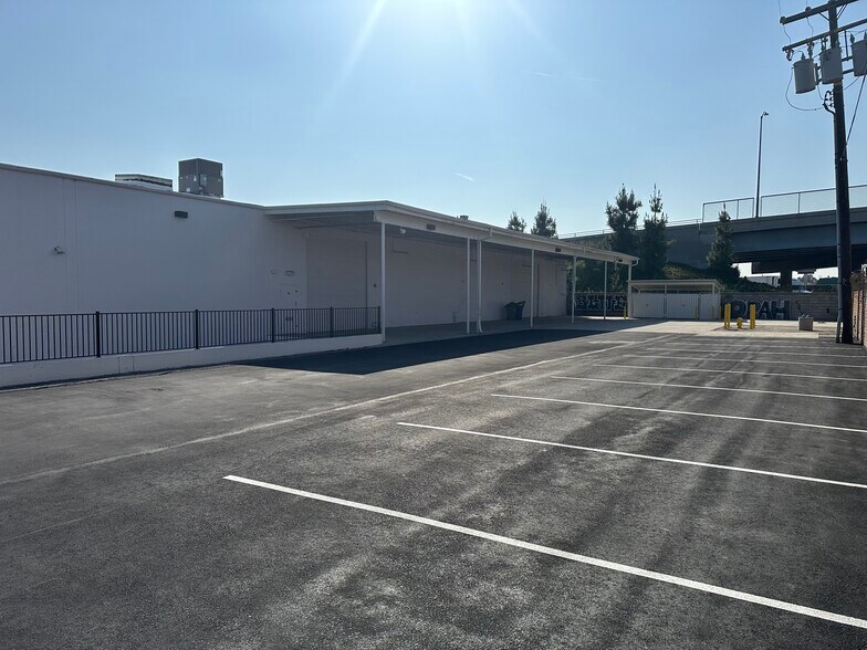 More Photos Of 13467 Dalewood St, Baldwin Park Warehouse For Lease