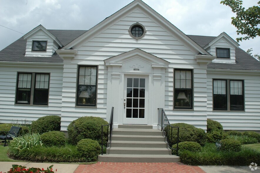 More Photos Of 8556 Macon Rd, Cordova Restaurant For Sale