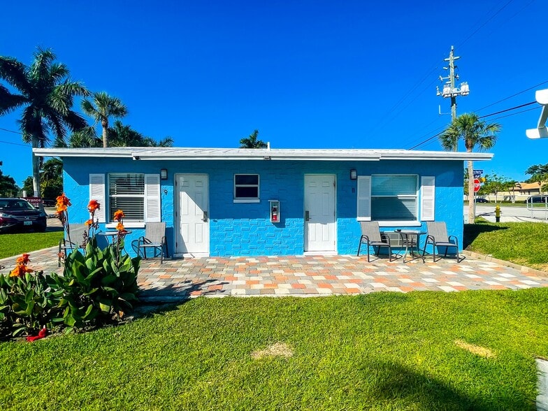 More Photos Of 14621 McGregor Blvd, Fort Myers Apartments For Sale