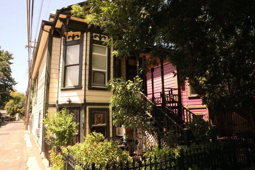More Photos Of 1514 19th, Sacramento Multifamily For Sale