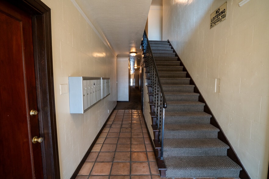 More Photos Of 2059 Cedar Ave, Long Beach Apartments For Sale