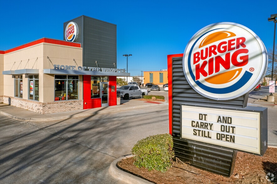 More Photos Of 655-700 W Illinois Ave, Dallas Unknown For Lease