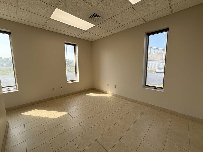 More Photos Of 6839-6855 Spring Valley Dr, Holland Medical For Lease