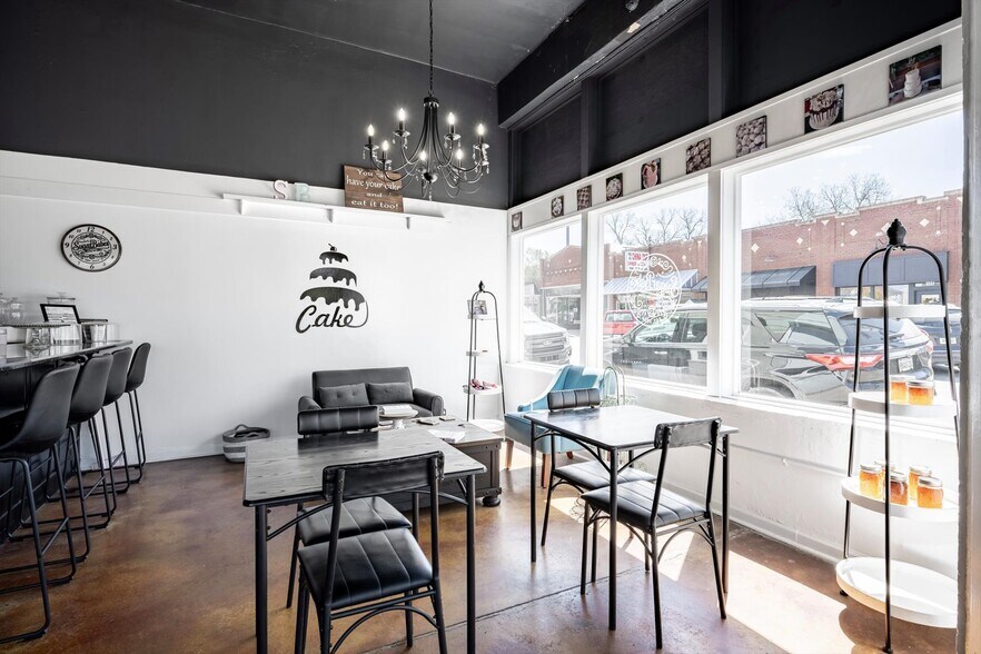 More Photos Of 111 Main Street, Lincolnton Flex For Sale