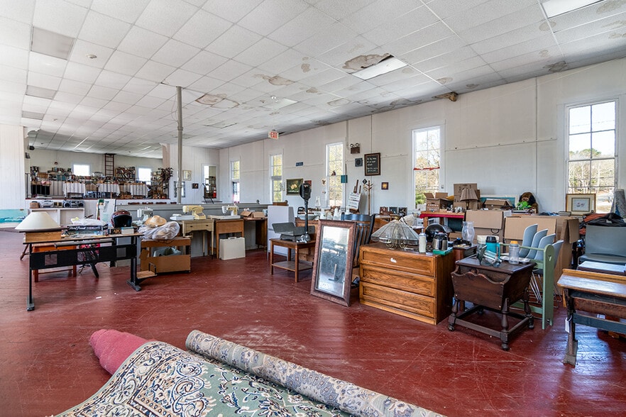 More Photos Of 1081 Main St, Hopkinton Freestanding For Sale