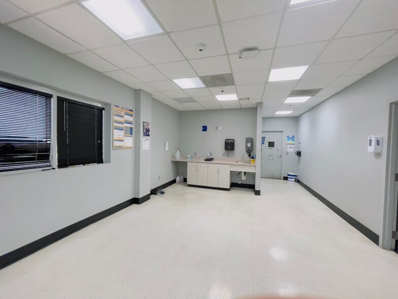 More Photos Of 4062 E Industry Dr, Sierra Vista Warehouse For Lease