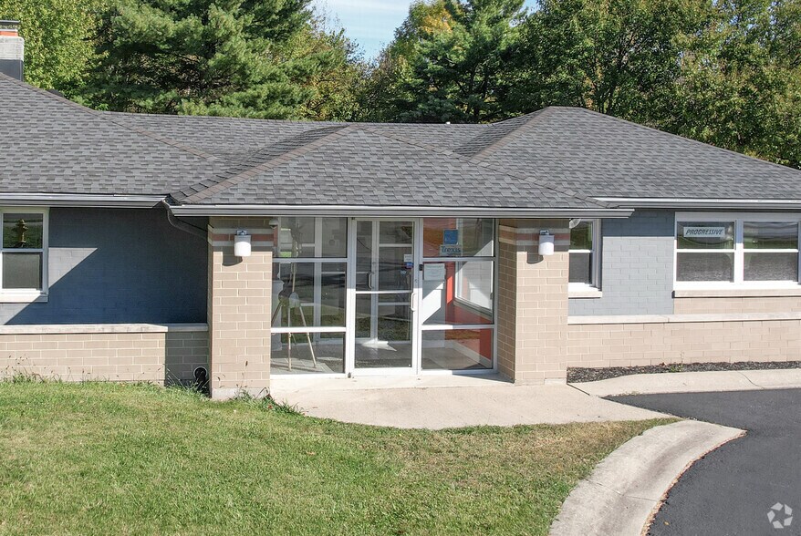 More Photos Of 3830 W 96th St, Indianapolis Office For Sale