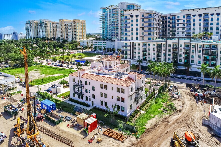 More Photos Of 601 Quay Commons, Sarasota Office For Sale