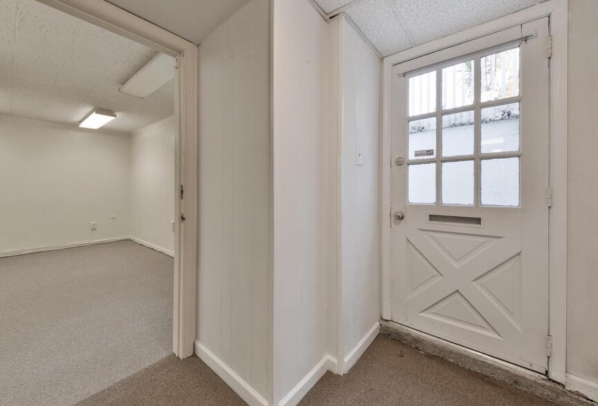 More Photos Of 808 Bethlehem Pike, Glenside Office For Sale