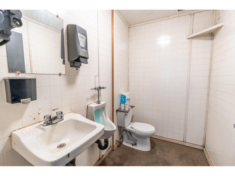More Photos Of 13365 115th Ave, Surrey Light Manufacturing For Sale