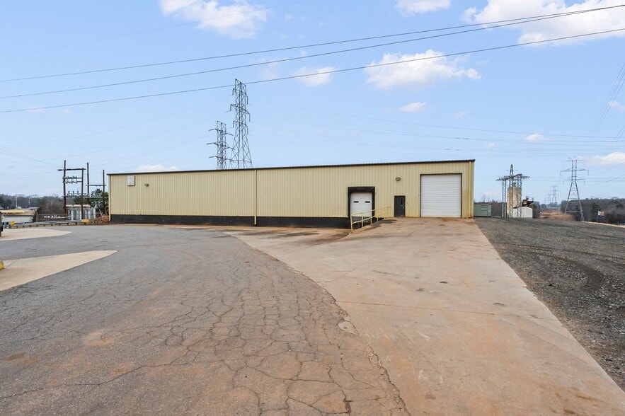Primary Photo Of 110 Orbit Rd, Statesville Flex For Lease