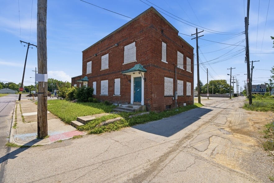 Primary Photo Of 2575 Cleveland Ave, Columbus Office For Sale