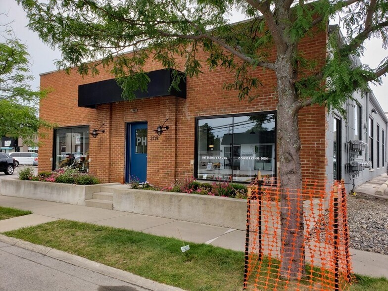More Photos Of 2121-2175 Cole St, Birmingham Showroom For Lease
