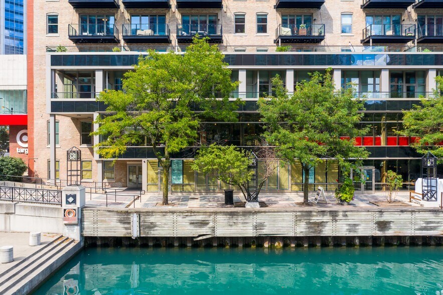 More Photos Of 401-465 E Illinois St, Chicago Apartments For Lease