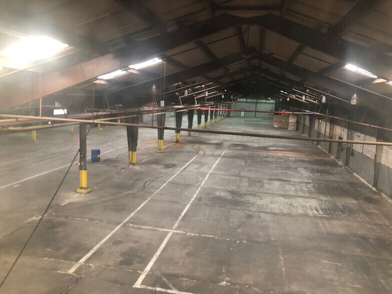 More Photos Of 55 Woodruff St, Walden Distribution For Lease