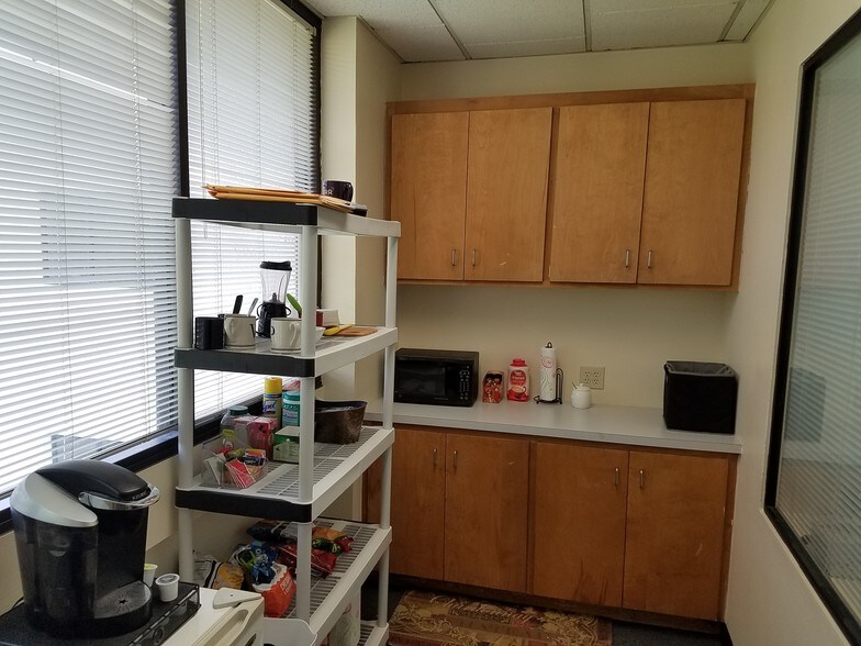 More Photos Of 1509 W Cameron Ave, West Covina Office For Lease