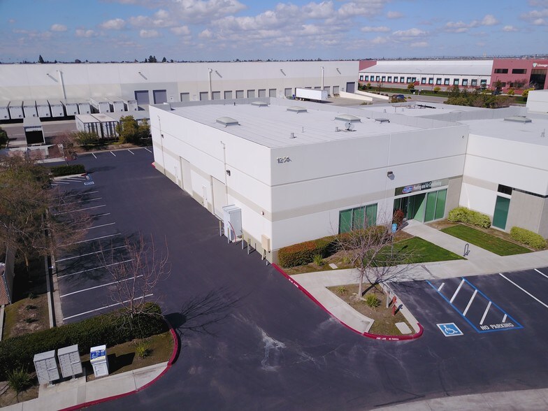 More Photos Of 1252 DuPont Ct, Manteca Warehouse For Lease