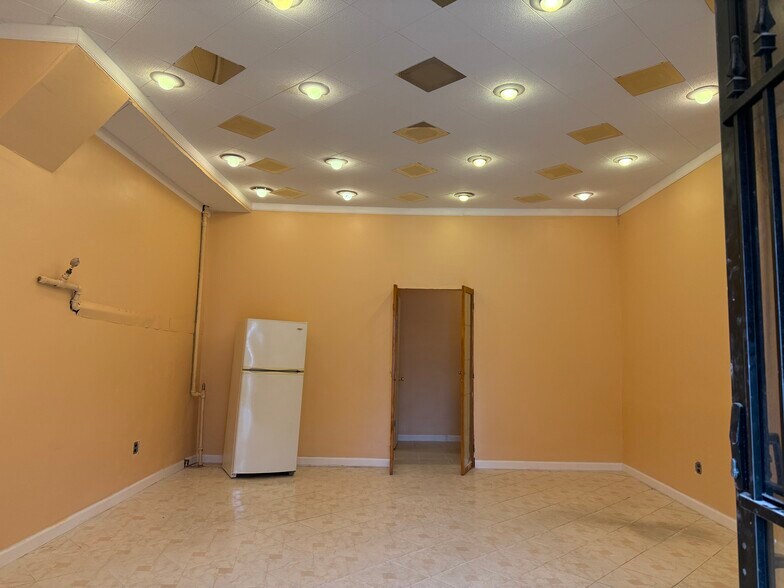 More Photos Of 139 Neptune Ave, Brooklyn General Retail For Lease