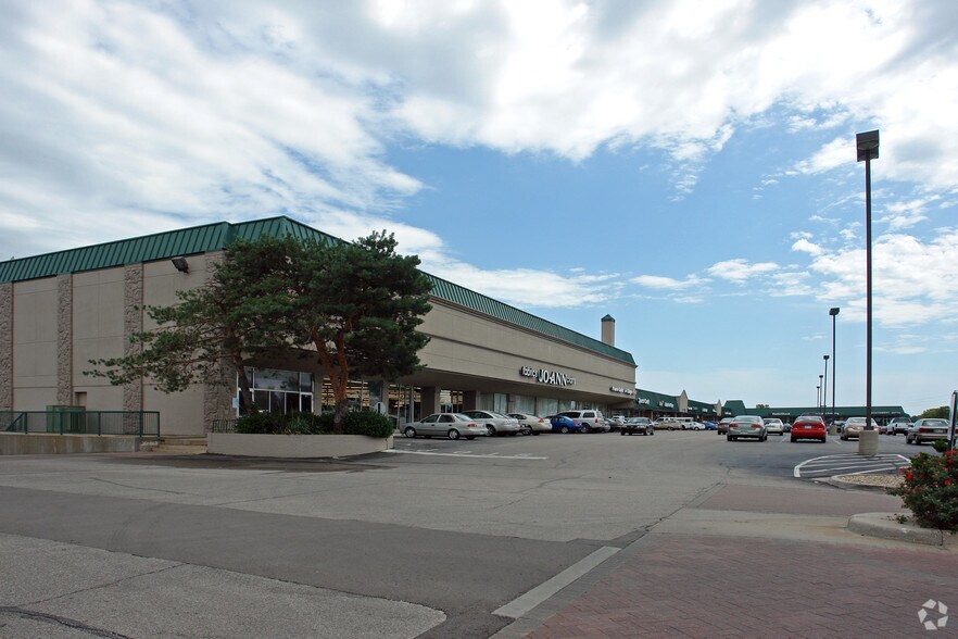 More Photos Of 902-1400 S Oliver St, Wichita Unknown For Lease