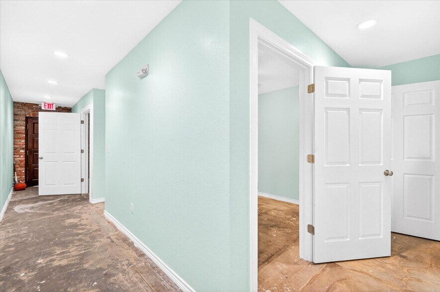 More Photos Of 121 N Maple St, Nowata Storefront For Sale