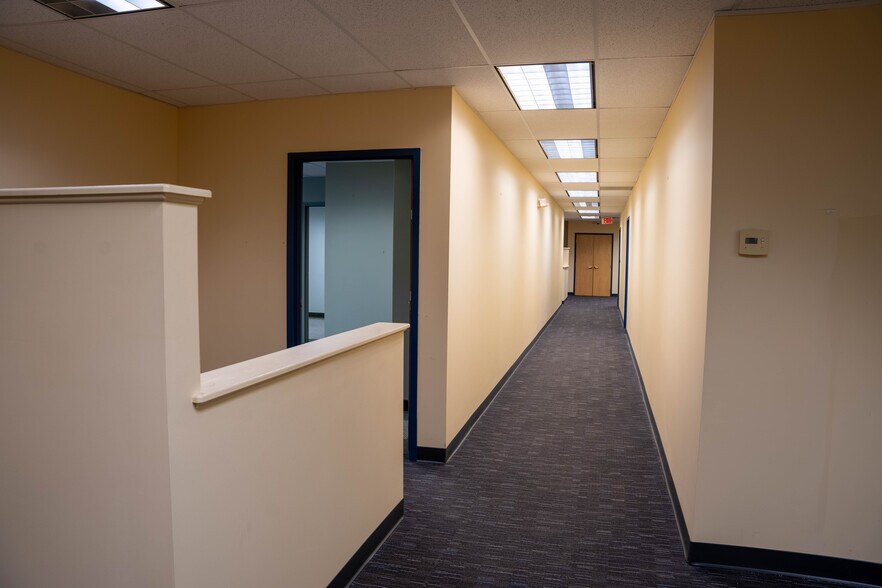 More Photos Of 441 New Karner Rd, Albany Office For Lease