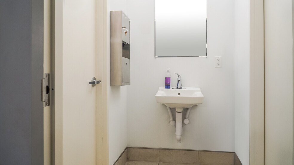 More Photos Of 3660 W Waldo Ave, Bronx Apartments For Lease