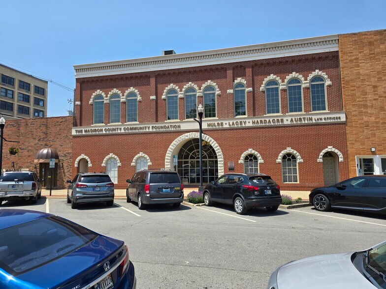 Primary Photo Of 911 Meridian St, Anderson Flex For Sale