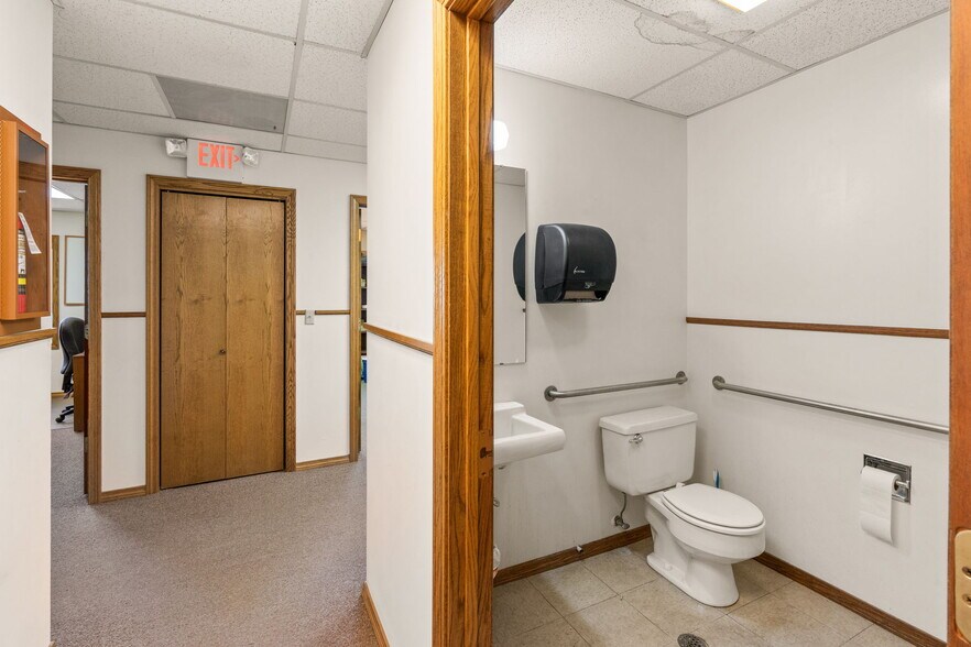 More Photos Of 81 Timberline Dr, Bozeman Freestanding For Lease