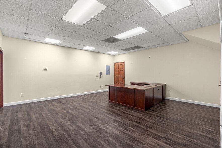 More Photos Of 8891 Watson St, Cypress Office For Sale
