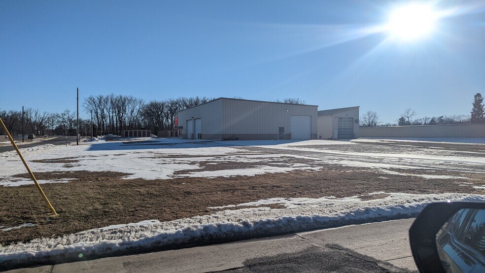 More Photos Of 224 1st NE st, Pine Island Warehouse For Sale