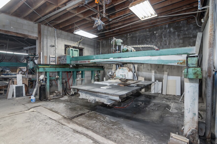 More Photos Of 6160 Sepulveda Blvd, Van Nuys Warehouse For Sale