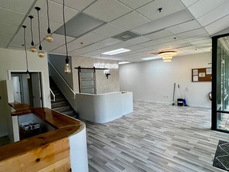 More Photos Of 6881 Kingspointe Pky, Orlando Flex For Sale