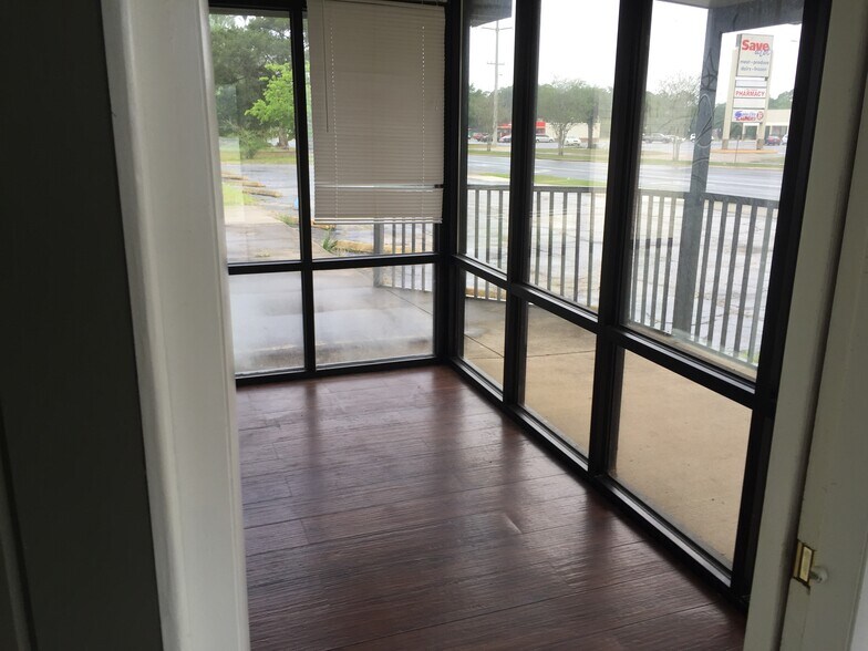 More Photos Of 3201 Crill Ave, Palatka Convenience Store For Sale