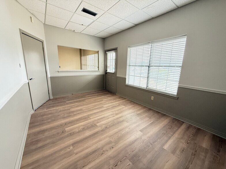 More Photos Of 2400 W Michigan Ave, Pensacola Unknown For Lease